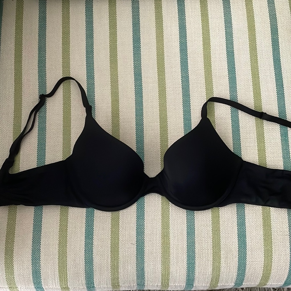 Victoria’s Secret Black T-Shirt lightly lined Demi Bra